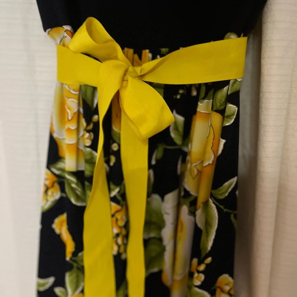 Navy Blue and Yellow Floral Dress - Picture 3 of 6